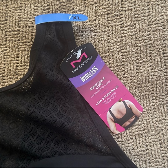 High Neck Wireless Pullover Bra with Mesh Design - Picture 7 of 8